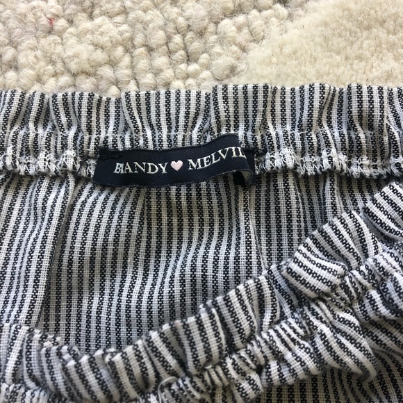 Brandy Melville off the shoulder top - Picture 5 of 6